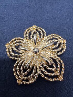 Vintage Trifari Gold-Tone Flower Brooch Pin Intricate Design Signed Elegant Stat